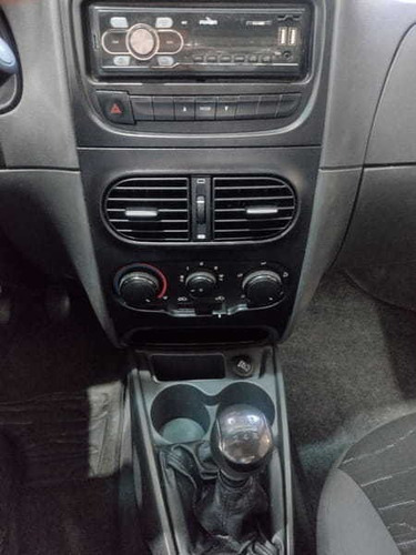 Imagem 8 de 11 de Fiat Strada Working 2014