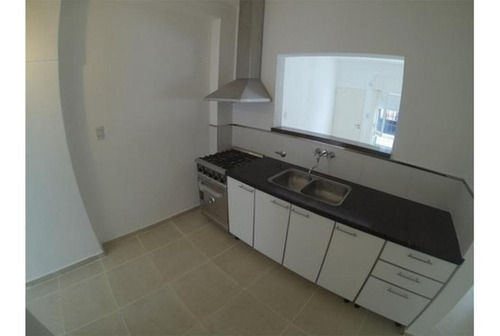 Imagen 3 de 8 de Hermosa Casa Con Jardin Y Entrada De Auto