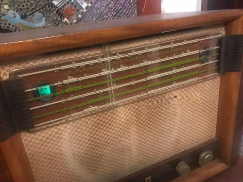 Radio Antiguo De Bulbos. Funcionando. (Usado)