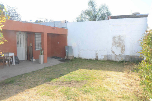 Imagen 7 de 17 de Casa Con Salón Comercial En Venado Tuerto