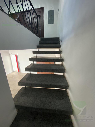 Imagen 7 de 22 de Casa O Edificio Comercial Ideal Para Oficinas En Colonia México A Una Cuadra De Paseo Montejo