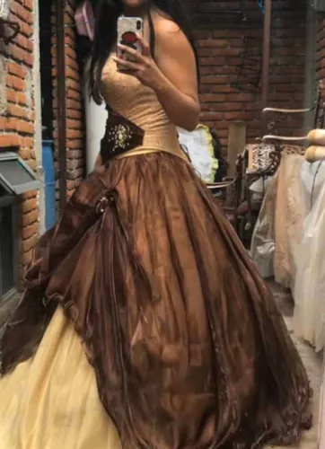 Vestido De Xv Años Café Con Dorado en venta en Xochimilco Distrito Federal  por sólo $ 1,  Mexico