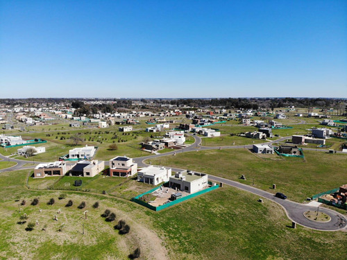 Hermoso Lote Interno Con Fondo Verde En Santa Elena - Pilar Del Este