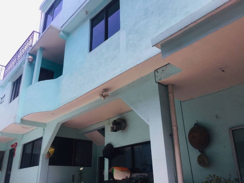 Imagen 2 de 10 de Bonito Departamento Con Amplios Espacios Y Balcón
