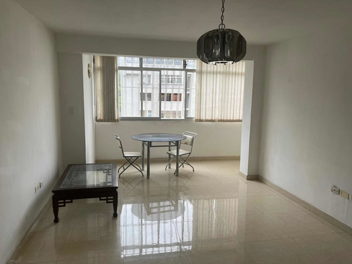 Imagen 13 de 22 de Apartamento Recien Remodelado De 3 Habitaciones Y 2 Baños