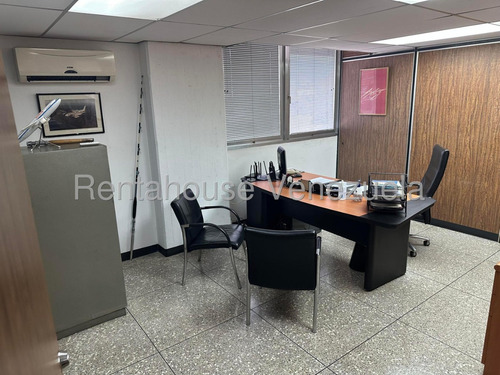 Amplio Local Tipo Oficina En Alquiler Ubicado En La Trinidad Aym 25-13658