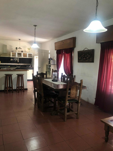 Imagen 2 de 14 de Excelente Vivienda Para Dos Familias
