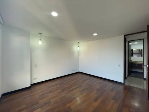 Apartamento En Arriendo En Castropol. Cod A16630