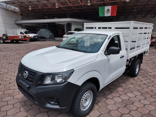 Imagen 1 de 11 de Nissan Np300 2.5 Estacas Dh Aa Pack Seg Mt 2016