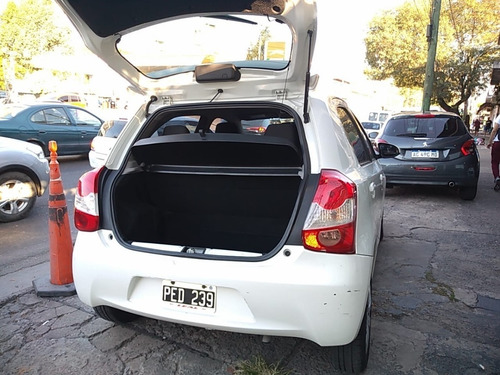 Toyota Etios 1.5 Xs 2016 5 Puertas Nafta 44592577
