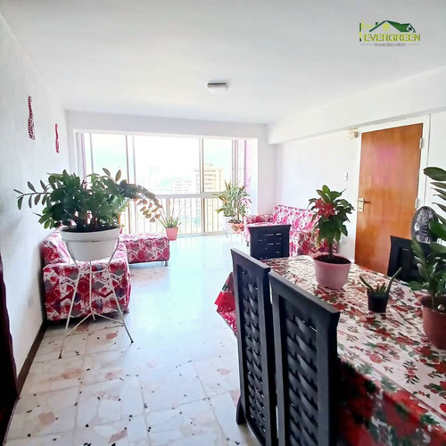 Apartamento En Av. Bolivar, Puerto La Cruz
