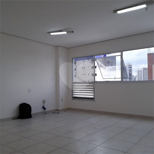 Imagem 11 de 21 de Venda Ou Aluga Sala Comercial 30 M³ Com Ponto Para Ar-condicionado E 1 Vaga De Garagem - Barra Funda - Reo369460