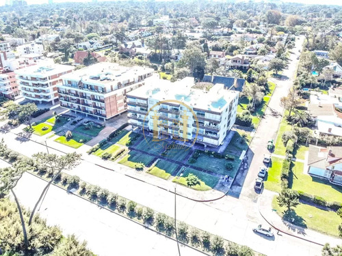 Se Vende Apartamento En Primera Linea Playa Mansa Punta Del Este Maldonado 