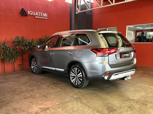 Mitsubishi Outlander 3.0 MIVEC V6 GASOLINA HPE-S AWD AUTOMÁTICO