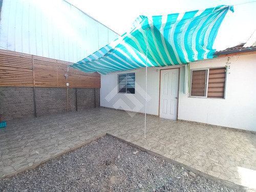 Casa En Venta De 2 Dorm. En Puente Alto, Js