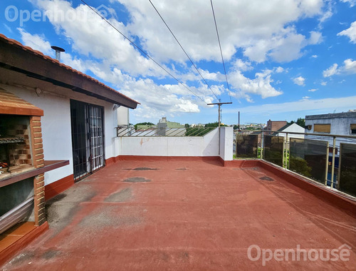 Casa En Matederos Con Quincho Y Terraza