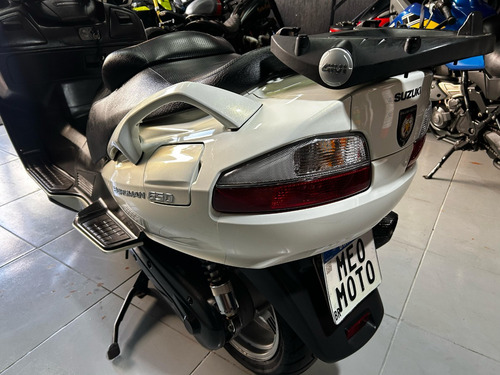 Suzuki Burgman 650 2011 - Único Dono - Escapamento Yoshimura