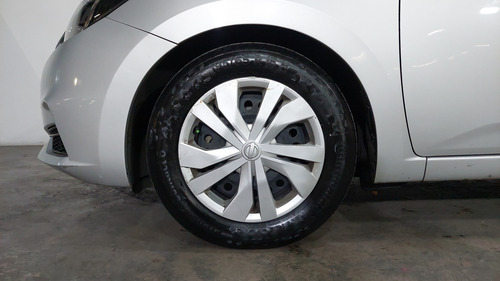Nissan Versa 1.6 Sense Cvt