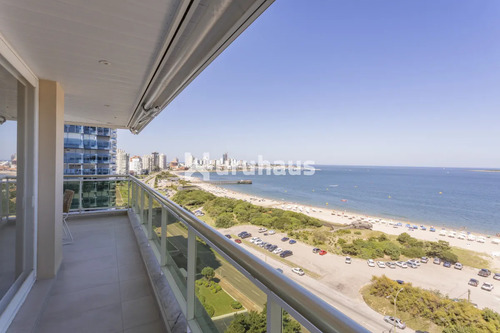 Venta Apartamento Tres Dormitorios Playa Mansa Primera Linea Edificio Coral Tower