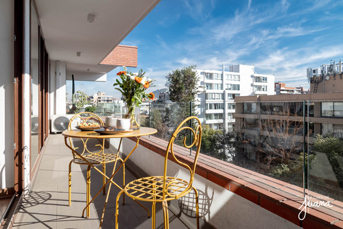Encanto Y Vista Inmejorable En Último Piso En Providencia