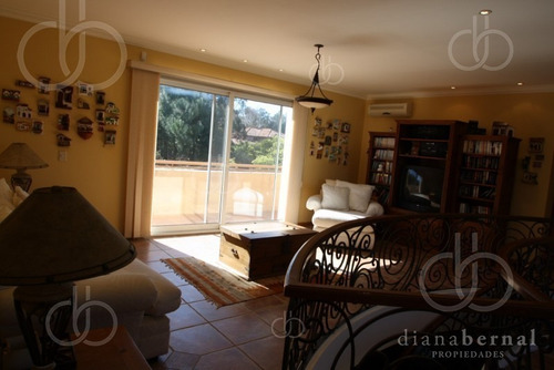 Imagen 25 de 29 de Punta Del Este, Beverly Hills , Residencia De 4 Dormitorios Y Piscina Climatizada.- Ref: 54207