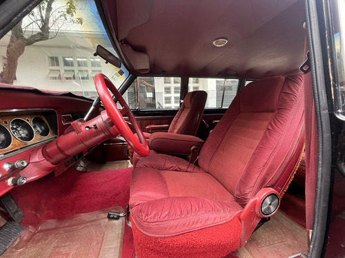 Jeep Grand Wagoneer