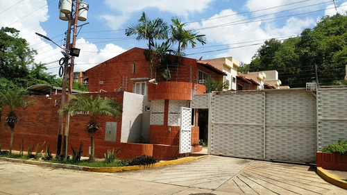 Hermoso Town House Moderno En Esquina En Mañongo Naguanagua, Urb. Villas De Bugambillia. Caro Jeg