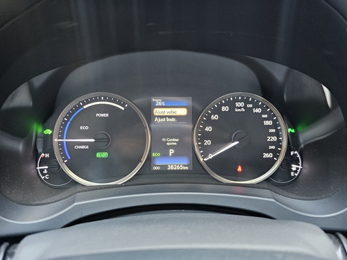 Lexus IS 2.5 300H Luxury