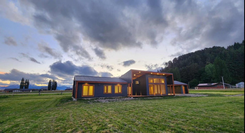 Casa En Venta Coyhaique 3 Dormitorios 3 Baños