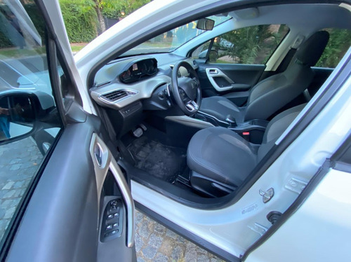 Peugeot 2008 1.6 Allure Tip 2017 1er Dueño Servicio Oficial