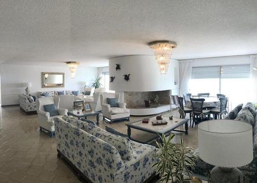 Departamento - Playa Brava