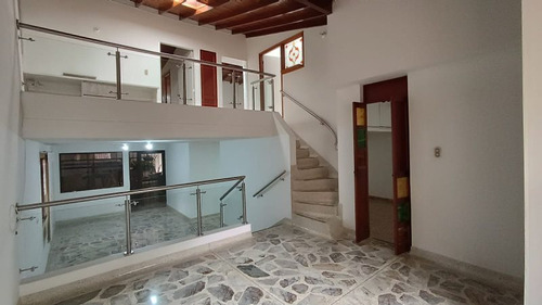 Casa En Venta En Medellín - Santa Mónica Cod 65136