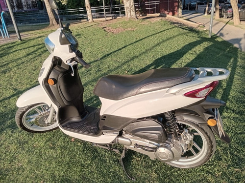 Scooter Sym Symphony 125cc 2021 Con Alarma. Excelente Estado