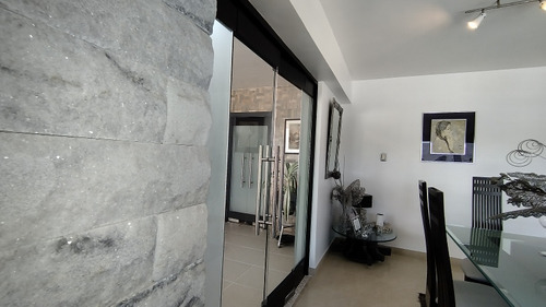 Ab Penthouse En Venta En Valencia Urb Prebo Amoblado Y Equipado Tiene 2 Terrazas Y Vistas Espectaculares Edificio Con Planta Eléctrica 50% Vigilancia Cámaras De Seguridad Amelia Ballestas