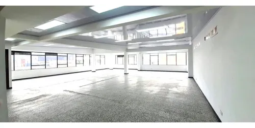 Edificio En Arriendo, Zona Comercial, Restrepo