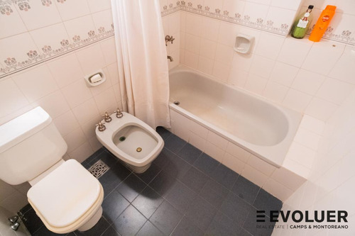 Magnífica Casa De Estilo Para Vivienda, Oficinas O Desarrollo En Barrio Norte