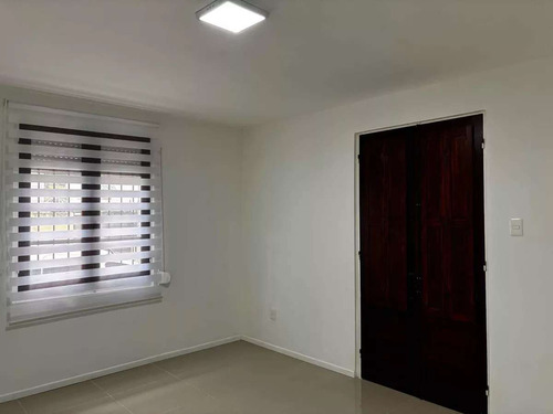 Venta Casa 3 Dormitorios - Reciclada A 2 Cuadras Del Antel Arena (pérez Castellanos)