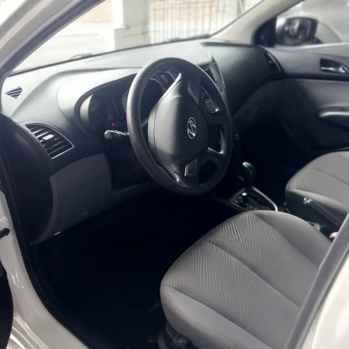 Hyundai HB20S 1.6 Comfort Plus Flex Aut. 4p