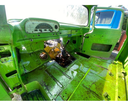 Ford F-100 4.5 L 2p