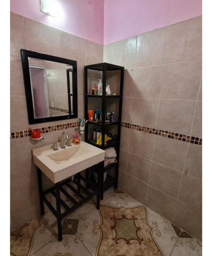 Casa Quinta Con Pileta, Y Amplio Terreno Parquizado
