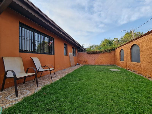 Casa Remodelada Con Quincho En La Mejor Ubicacion
