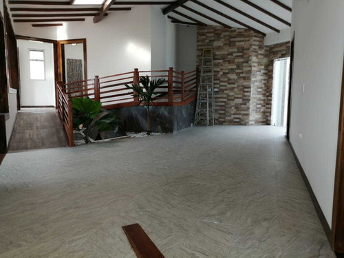 Imagen 10 de 14 de Precioso Chalet Via Al Caimo