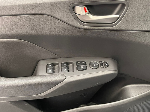 Imagen 13 de 15 de Hyundai Accent Gls Ta 2020