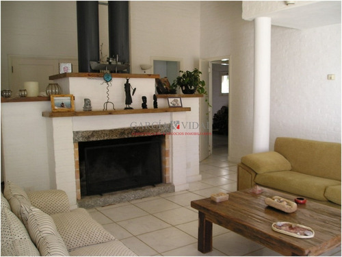 Venta De Casa 3 Dormitorios En Rincón Del Indio, Punta Del Este- Ref: 2373