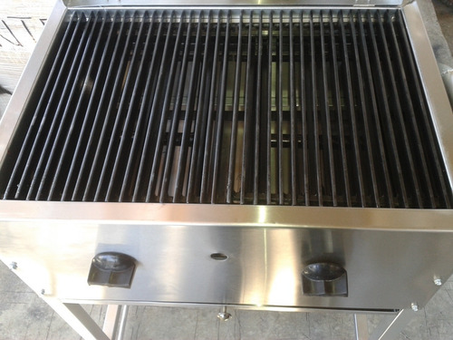 Asador De Gas Con Piedra Volcánica Con Tapa Y Llantas.
