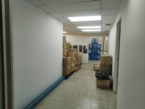 Imagen 7 de 15 de Oficina O Local (puede Ser Utilizado A Gusto Personal) En Alquiler Ubicado En Boleita