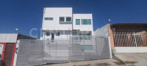 Casa En Renta, Cerro De Chapultepec 221, Colinas Del Cimatario, Querétaro, Qro.
