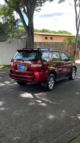 Toyota Fortuner 2011 4x4