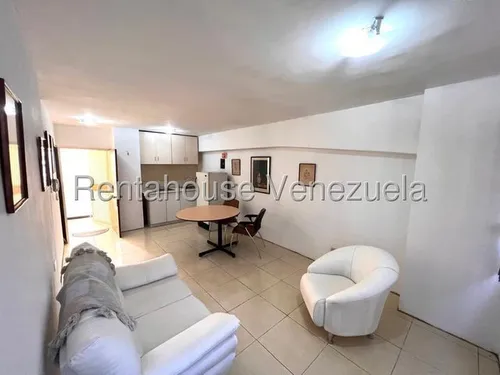 Las Acacias Mls# 25-12440 Wm