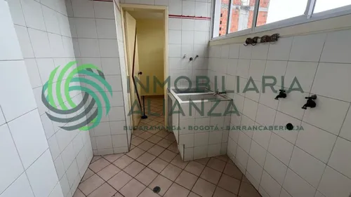 Apartamento En Arriendo En Provenza. Cod A1449